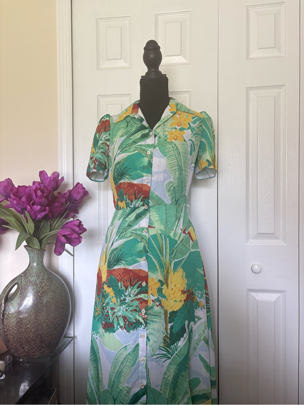New York & Company Green Tropical Print Maxi Dress